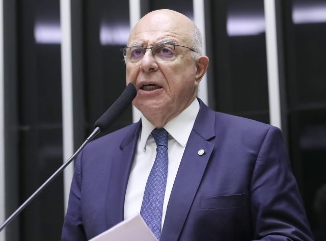 Arnaldo Jardim, relator do projeto de lei (Foto: Mario Agra - Câmara dos Deputados)

