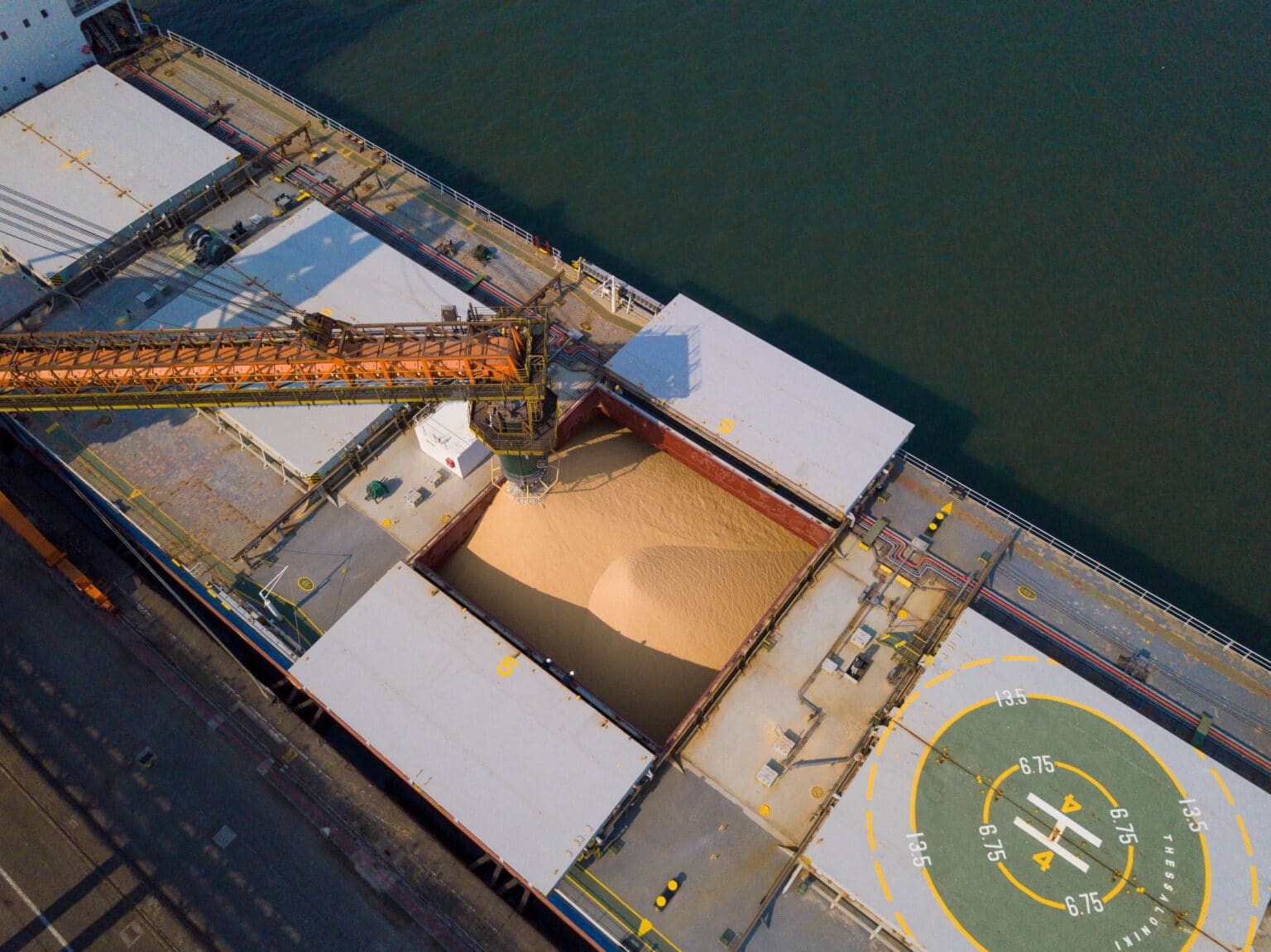 Fevereiro repete o bom desempenho de janeiro e eleva em 23,9% a movimentação de cargas no Porto de Santos em 2024