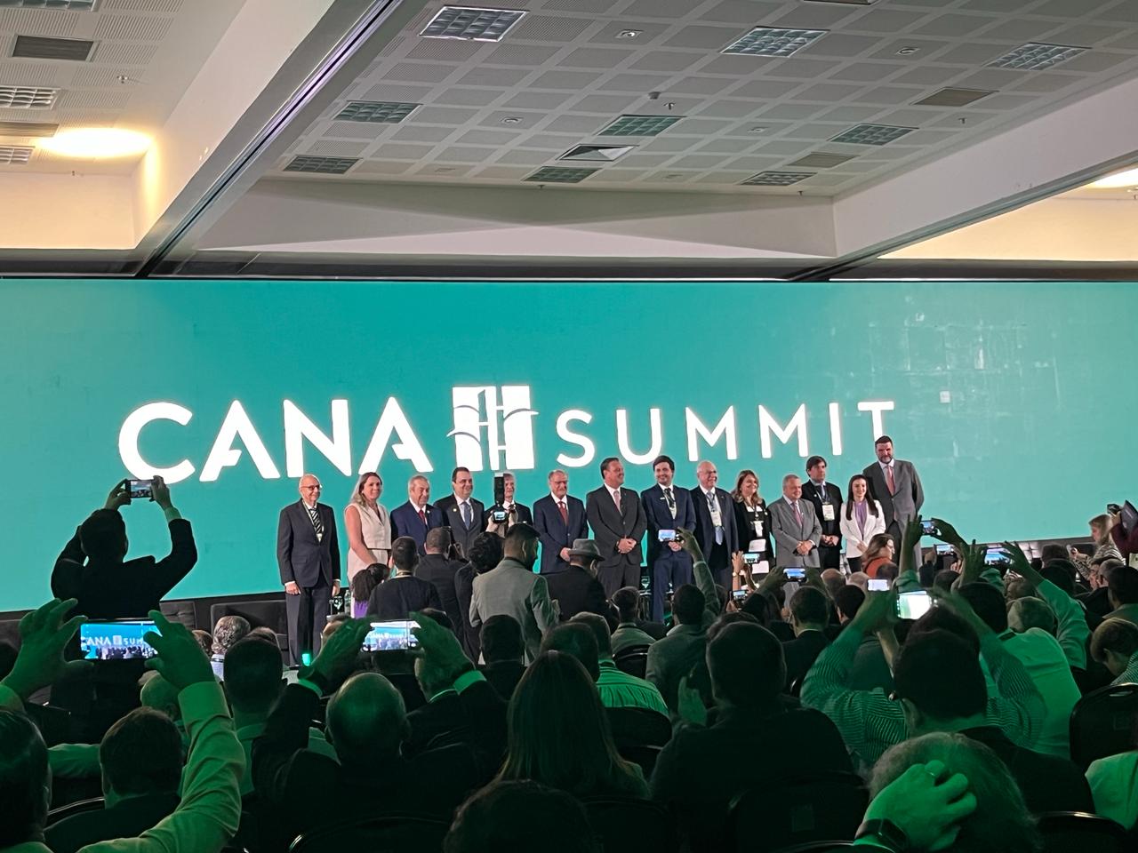 Cana Summit reforça importância do associativismo em apresentação de raio-x do produtor