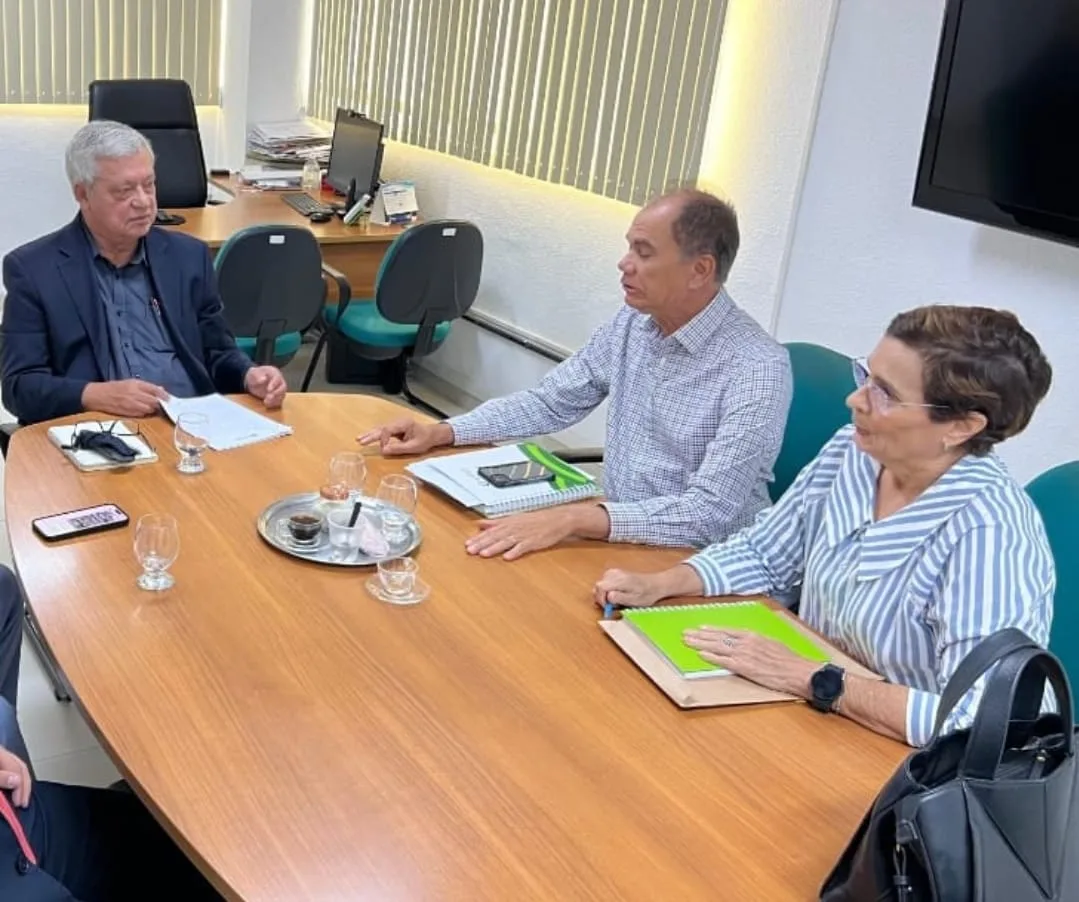 Anchieta Santos (presidente da CPRH), Alexandre Andrade Lima (presidente da AFCP) e Jeruza Cavalcante (assessora ambiental da AFCP)