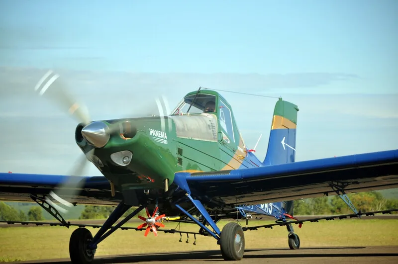 Embraer realiza primeira venda de avião agrícola movido a etanol por meio do Programa Fundo Clima