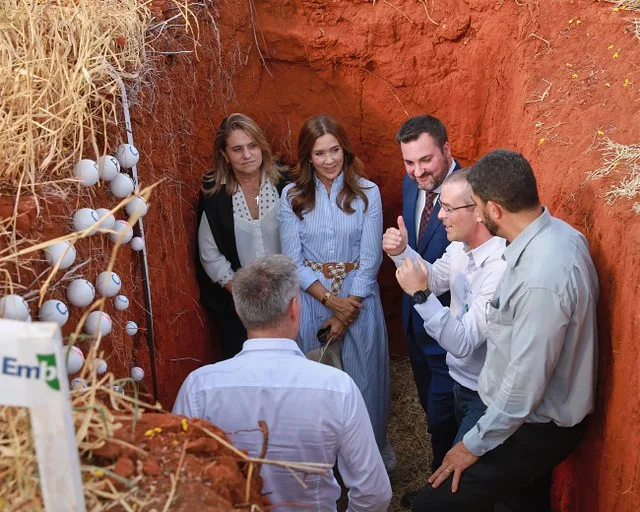 Na Embrapa Cerrados, Rainha da Dinamarca conhece tecnologias sustentáveis da produção agrícola