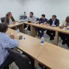A presidente do CEISE Br, Rosana Amadeu, com integrantes da delegação de Ruanda (Foto: Divulgação)