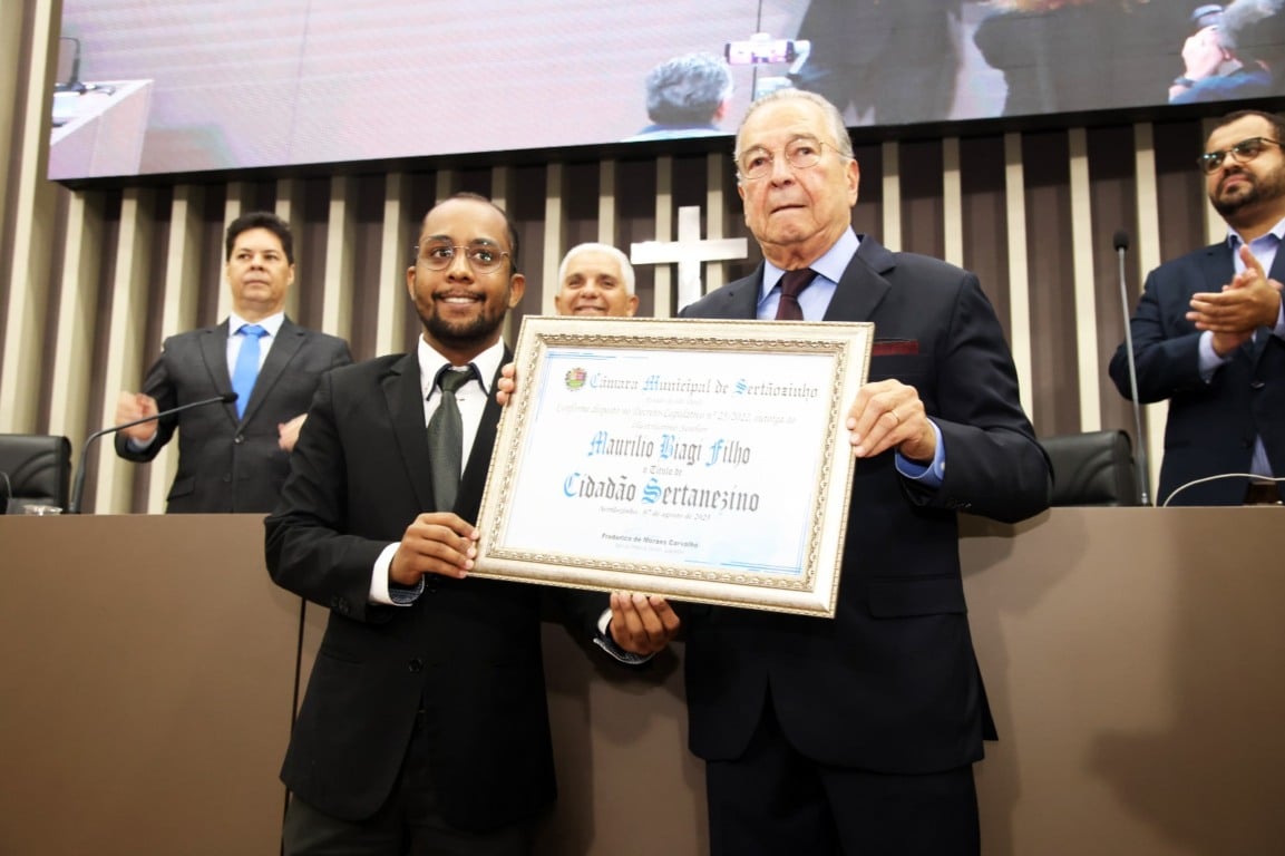Maurilio Biagi Filho recebe título de Cidadão Sertanezino