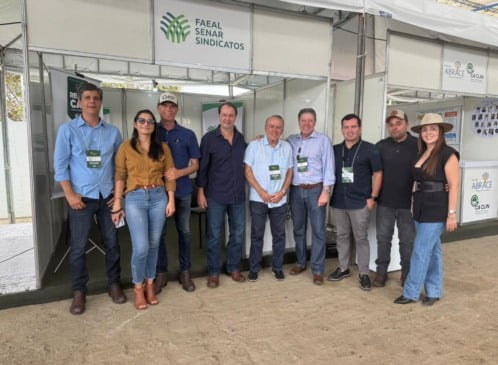 Representantes de entidades canavieiras na abertura do 2ª Alagoas Cana Show (Divulgação)
