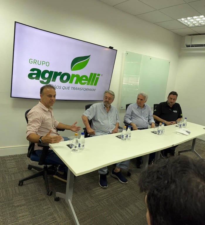 Agronelli amplia pesquisas sobre manejo e perfil de solo em nova parceria com Universidade do Agro Agronelli amplia pesquisas sobre manejo e perfil de solo em nova parceria com Universidade do Agro