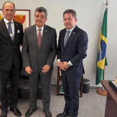 Da esquerda para direita: Alexandre Andrade Lima (diretor Unida), senador Fernando Farias e o deputado federal Cezinha da Madureira
