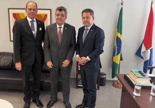 Da esquerda para direita: Alexandre Andrade Lima (diretor Unida), senador Fernando Farias e o deputado federal Cezinha da Madureira
