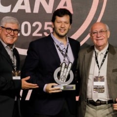 A premiação foi  entregue ao gerente comercial da Clealco, Gustavo Barioni, 