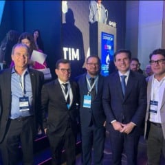 Alexandre, Pedro e demais lideranças do setor com o presidente da Câmara Federal Hugo Mota durante a 25ª Datagro, em São Paulo