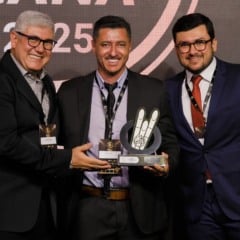 O Gerente Técnico Sucroenergético da Caltec, Eder Paz, recebe o troféu MasterCana