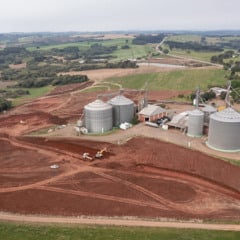 Imagem de setembro, quando foram iniciados os serviços de terraplanagem (Imagem: Divulgação)