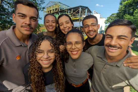 A Raízen tem inscrições para mais de 400 vagas de aprendizes nos diversos escritórios, bases e usinas da companhia, nas áreas administrativa, técnica e operacional - crédito: Divulgação/Raízen
