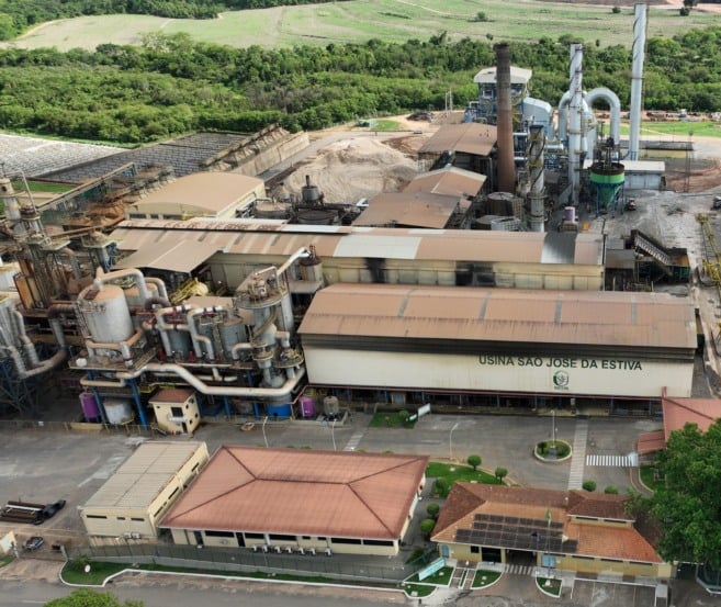 A usina produziu 263 mil toneladas de açúcar e quase 140 milhões de litros de etanol.